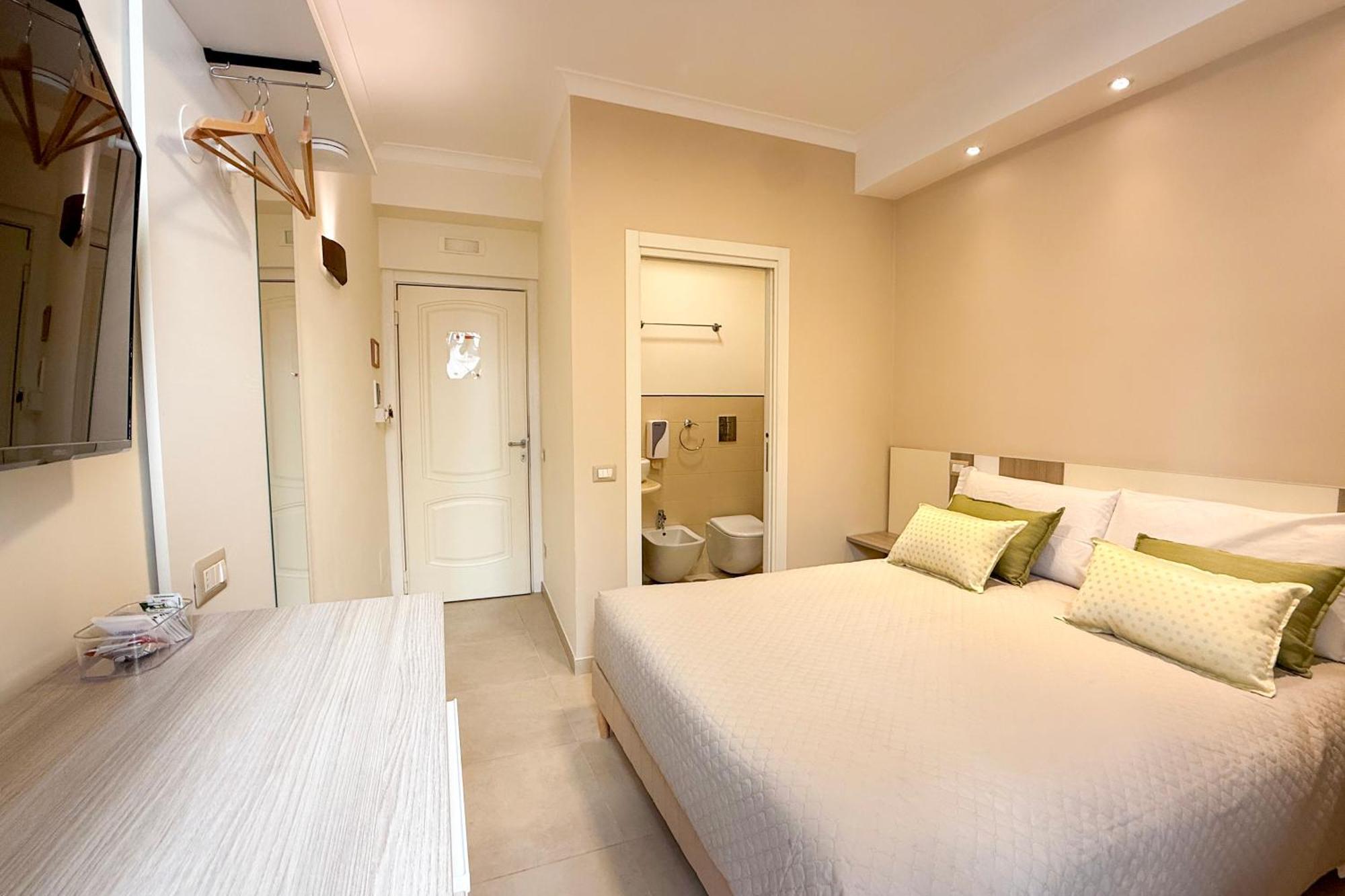 Opera 5 Hotel เนเปิลส์ ภายนอก รูปภาพ