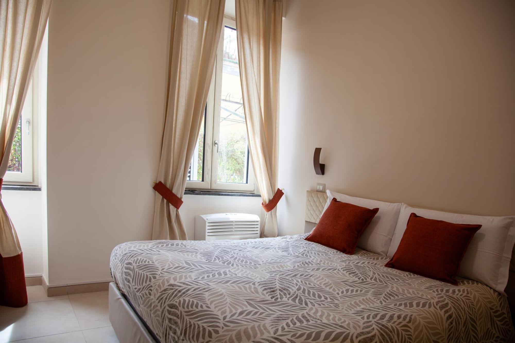 Opera 5 Hotel เนเปิลส์ ภายนอก รูปภาพ