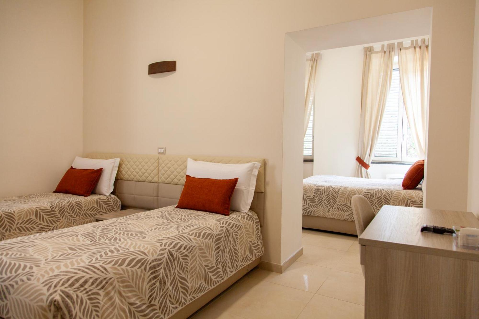 Opera 5 Hotel เนเปิลส์ ภายนอก รูปภาพ