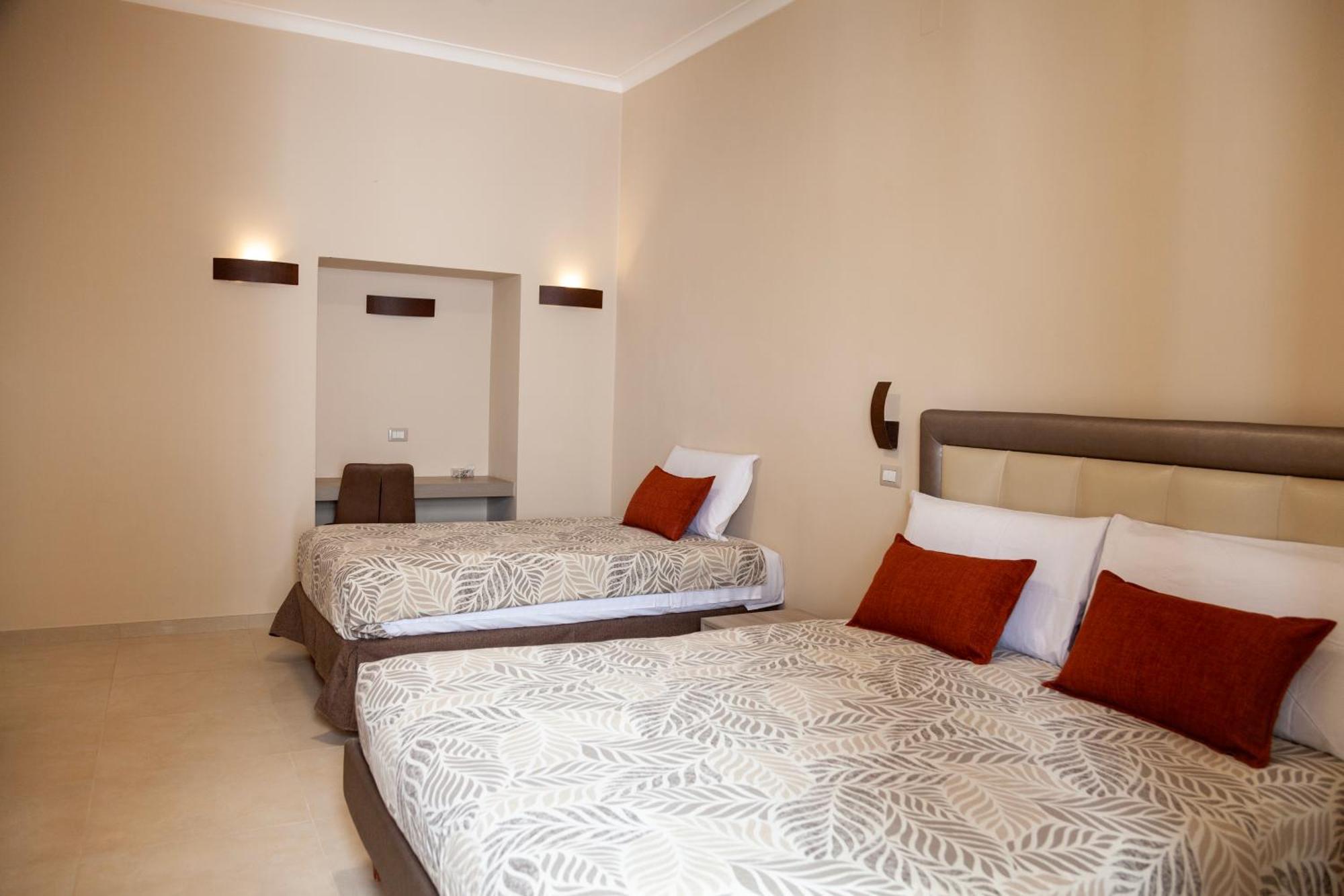 Opera 5 Hotel เนเปิลส์ ภายนอก รูปภาพ