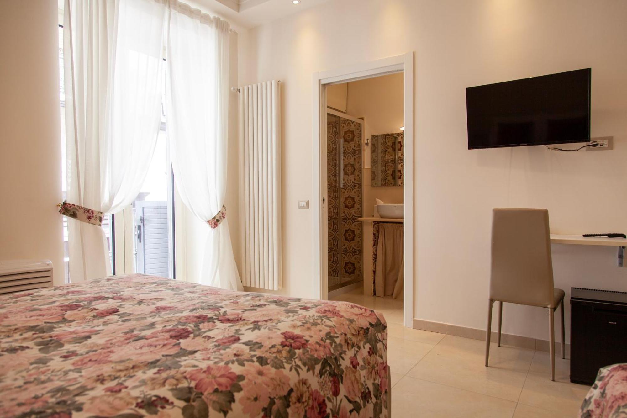 Opera 5 Hotel เนเปิลส์ ภายนอก รูปภาพ